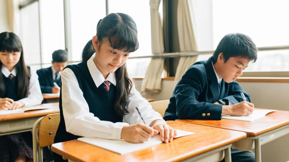 テストの点数が悪い中学生に親がすべき対応は？原因や解決法を解説