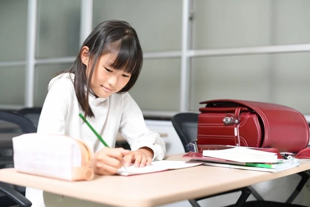 小学生の塾の年間平均費用